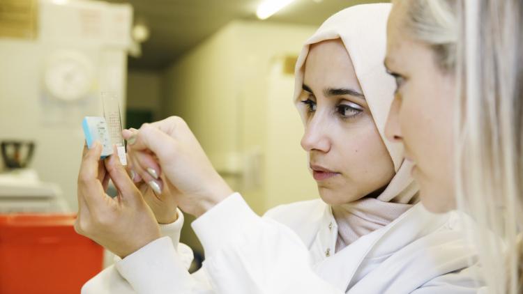 Photo of Mariam in the lab