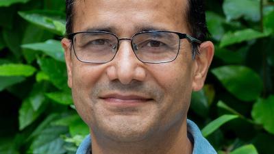 Dr Vineet Bafna