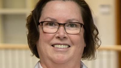 Eileen White headshot