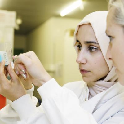 Photo of Mariam in the lab