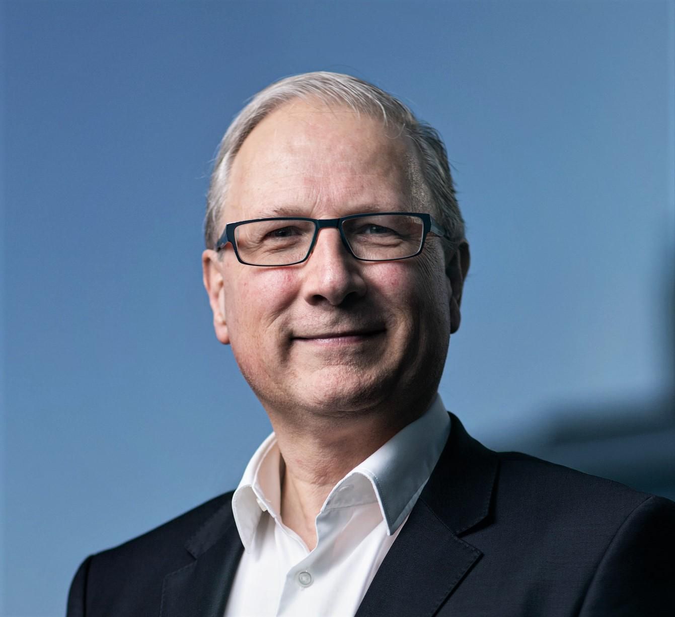 Photo of Professor Bart